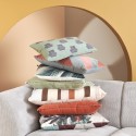 Coussin rectangulaire réversible motif fleuri et géométrique HK Living