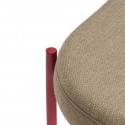 banc design rouge metal tissu beige sable mousse hubsch klint