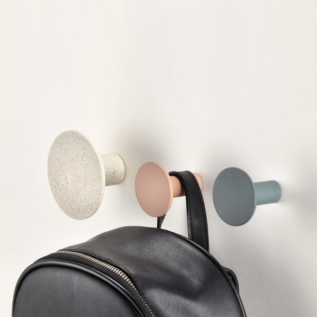 set de 5 pateres rondes boutons design multicolores zeller