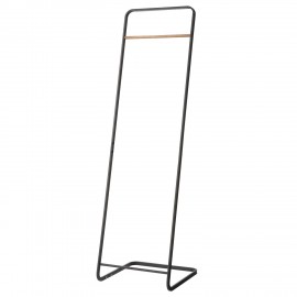 portant a vetements design epure penderie metal noir yamazaki tower