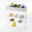 etagere a chaussures design blanc metal roulettes yamazaki tower