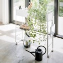 etagere a chaussures design blanc metal roulettes yamazaki tower