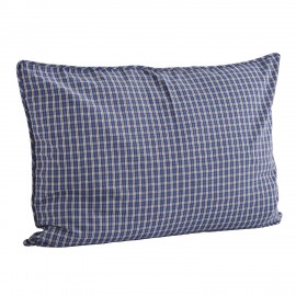 housse de coussin rectangulaire bleu fonce petits carreaux madam stoltz