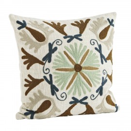 housse de coussin brode motif persan floral madam stoltz